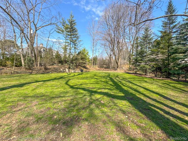 6130 Idlewyle Road, Bloomfield Hills, MI 48301