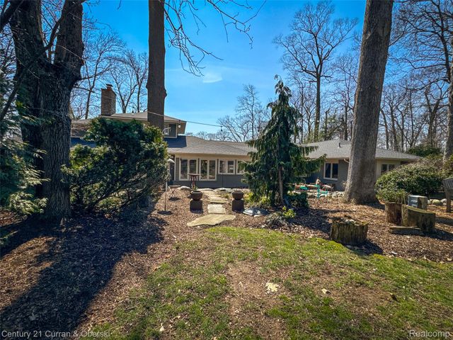 6130 Idlewyle Road, Bloomfield Hills, MI 48301