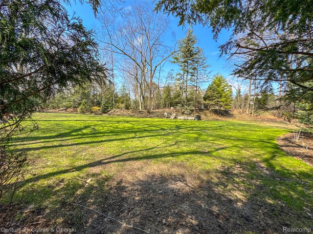 6130 Idlewyle Road, Bloomfield Hills, MI 48301