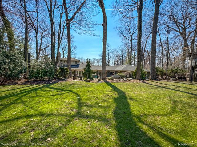 6130 Idlewyle Road, Bloomfield Hills, MI 48301