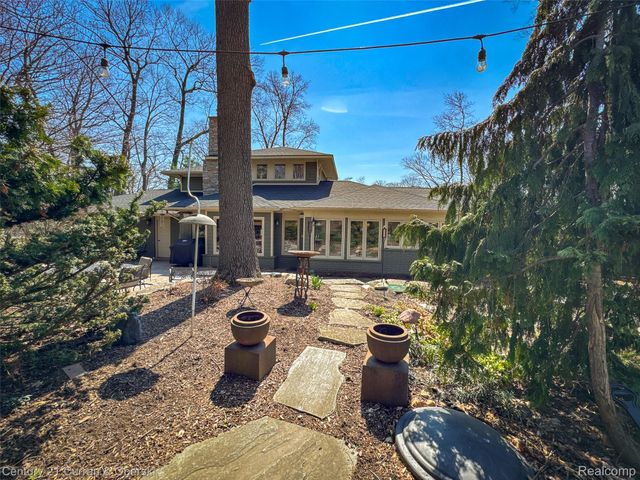 6130 Idlewyle Road, Bloomfield Hills, MI 48301