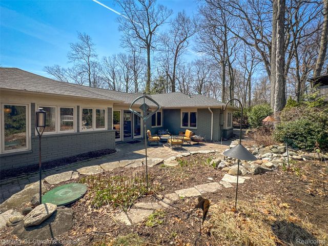 6130 Idlewyle Road, Bloomfield Hills, MI 48301