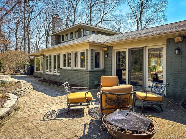 6130 Idlewyle Road, Bloomfield Hills, MI 48301