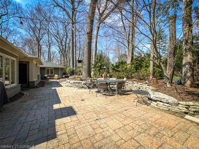 6130 Idlewyle Road, Bloomfield Hills, MI 48301