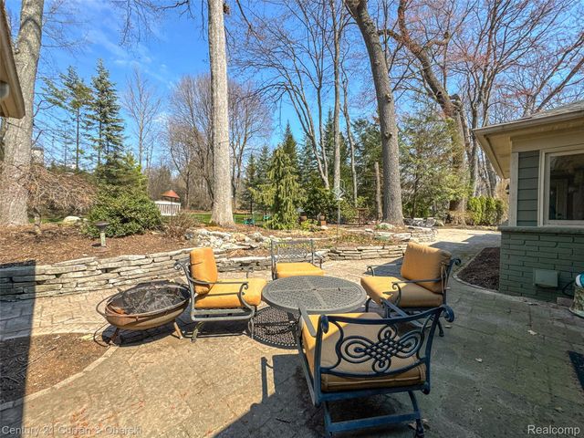 6130 Idlewyle Road, Bloomfield Hills, MI 48301