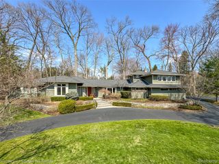 6130 Idlewyle Road, Bloomfield Hills, MI 48301
