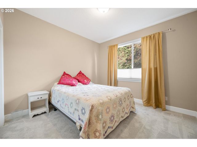 2530 BEACON HILL Dr, West Linn, OR 97068