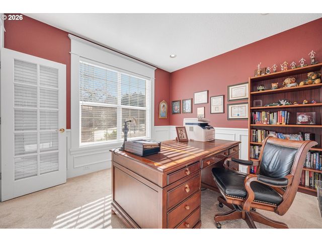 2530 BEACON HILL Dr, West Linn, OR 97068