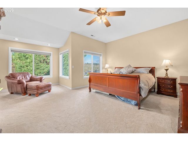 2530 BEACON HILL Dr, West Linn, OR 97068