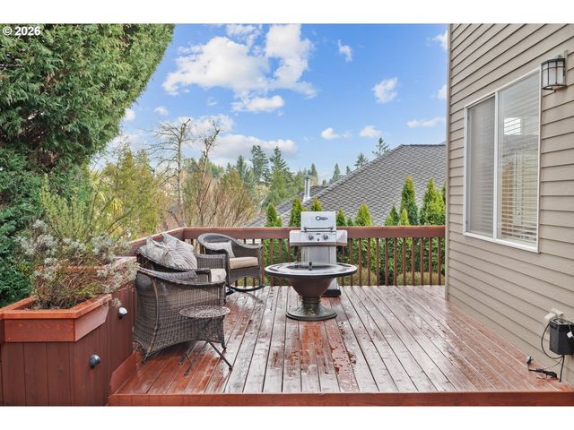 2530 BEACON HILL Dr, West Linn, OR 97068