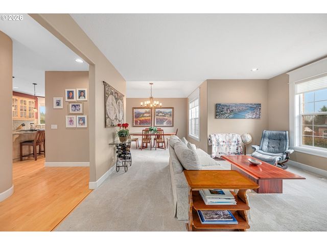 2530 BEACON HILL Dr, West Linn, OR 97068