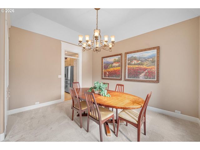 2530 BEACON HILL Dr, West Linn, OR 97068