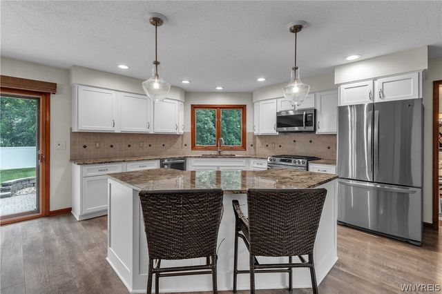 5225 Fox Trace, Clarence, NY 14221