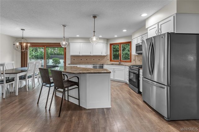 5225 Fox Trace, Clarence, NY 14221
