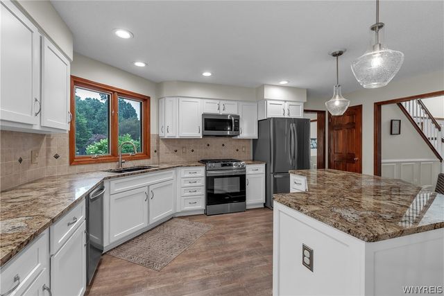 5225 Fox Trace, Clarence, NY 14221