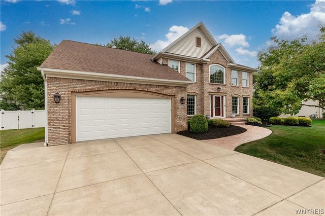 5225 Fox Trace, Clarence, NY 14221
