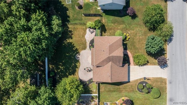 5225 Fox Trace, Clarence, NY 14221