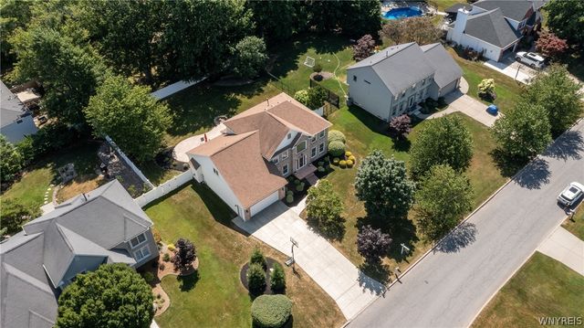 5225 Fox Trace, Clarence, NY 14221