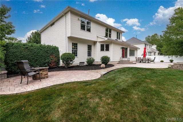 5225 Fox Trace, Clarence, NY 14221