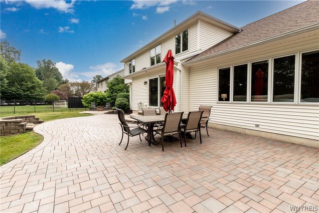 5225 Fox Trace, Clarence, NY 14221