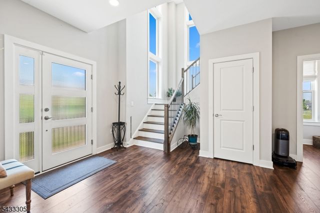 71 Village Dr, Montgomery Twp., NJ 08558