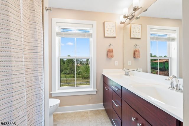 71 Village Dr, Montgomery Twp., NJ 08558