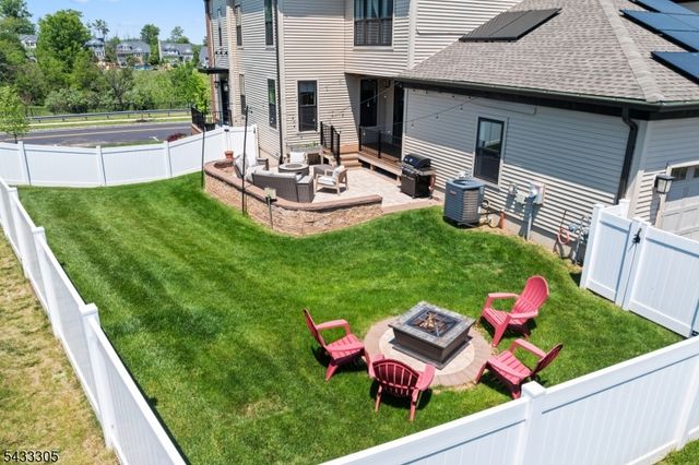 71 Village Dr, Montgomery Twp., NJ 08558