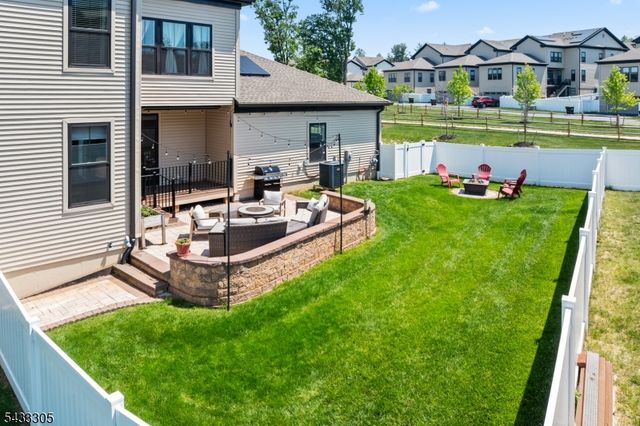 71 Village Dr, Montgomery Twp., NJ 08558