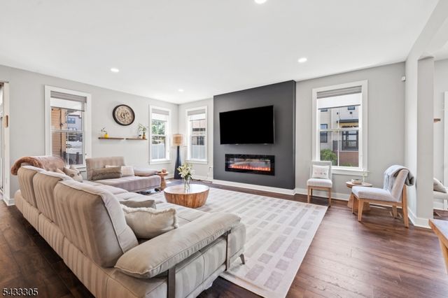 71 Village Dr, Montgomery Twp., NJ 08558