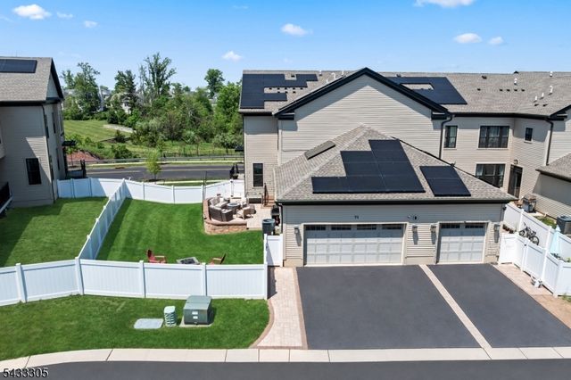 71 Village Dr, Montgomery Twp., NJ 08558