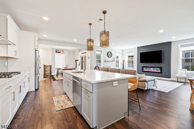 71 Village Dr, Montgomery Twp., NJ 08558