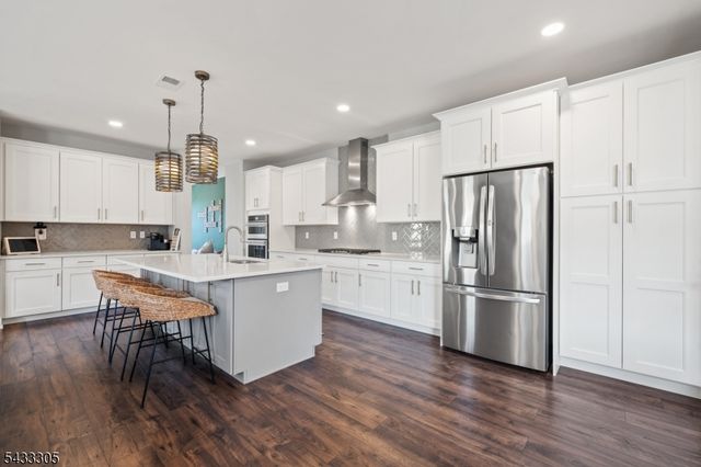 71 Village Dr, Montgomery Twp., NJ 08558