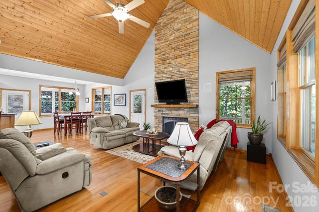 149 Oriole Road, Brevard, NC 28712