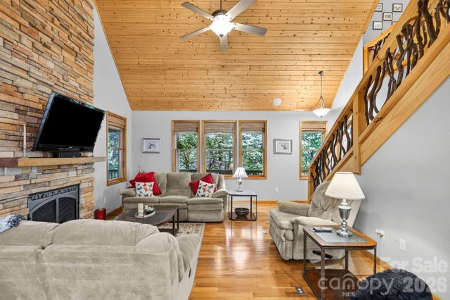 149 Oriole Road, Brevard, NC 28712