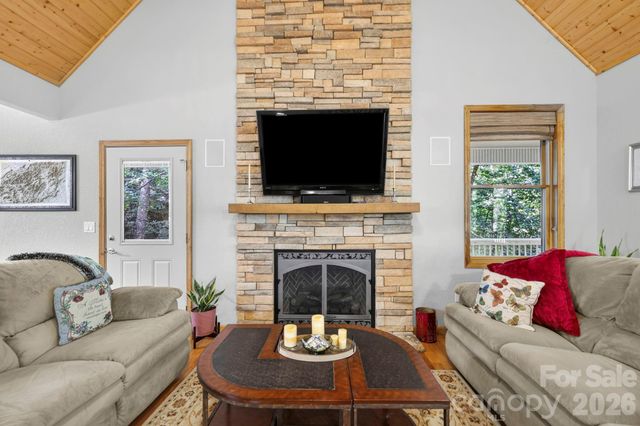 149 Oriole Road, Brevard, NC 28712
