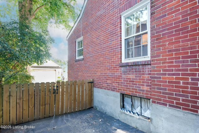 2918 Beaumont Rd, Louisville, KY 40205