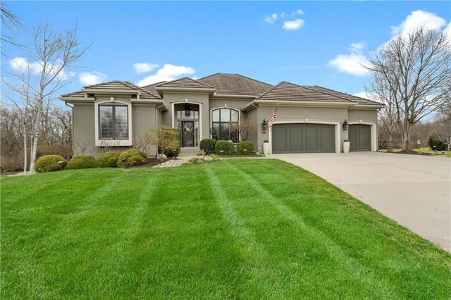 14608 BLUEJACKET Street, Overland Park, KS 66221