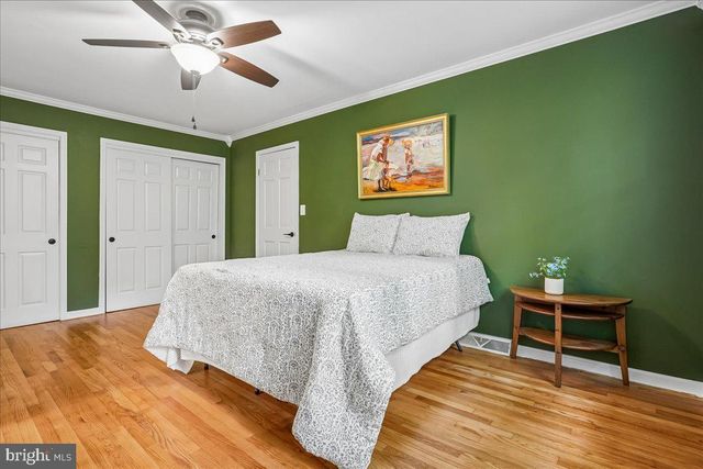 8021 WHITTING DR, Manassas, VA 20112