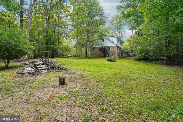 8021 WHITTING DR, Manassas, VA 20112
