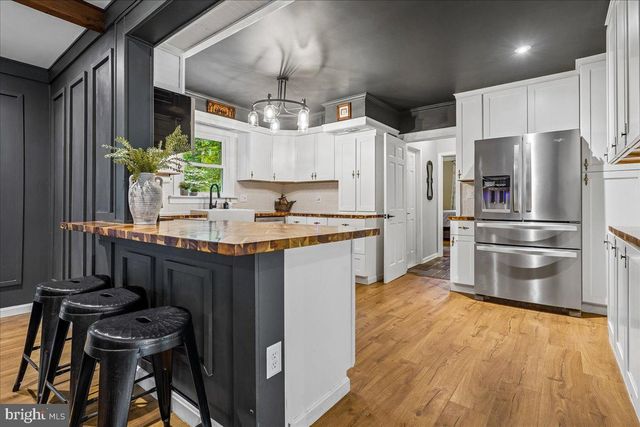 8021 WHITTING DR, Manassas, VA 20112