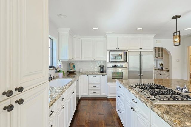 749 J Avenue, Coronado, CA 92118