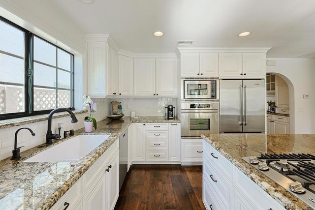 749 J Avenue, Coronado, CA 92118