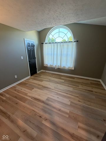 394 E Quail Wood Lane, Westfield, IN 46074