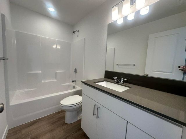 621 NE Arnold Street 174, Madras, OR 97741