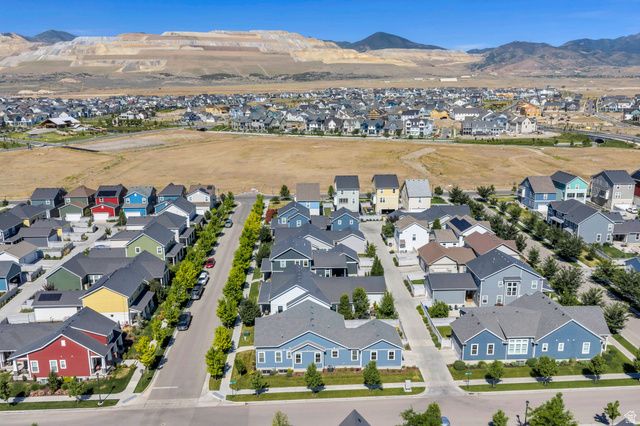 6428 W BIRCH RUN RD, South Jordan, UT 84009