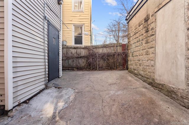 58 Chestnut Street, Yonkers, NY 10701