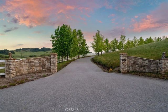 41653 Oak Trail Court, Murrieta, CA 92562