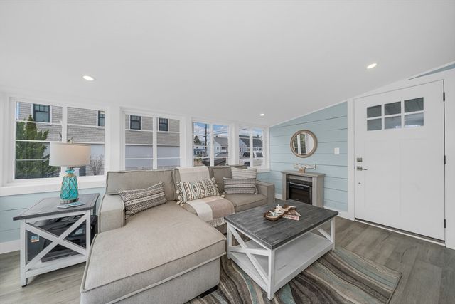 237 Northern Blvd, Newburyport, MA 01950