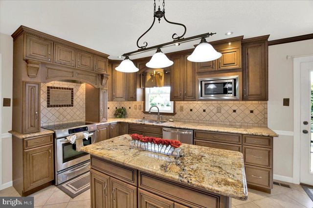 14 REVELSTONE CT, Newark, DE 19711