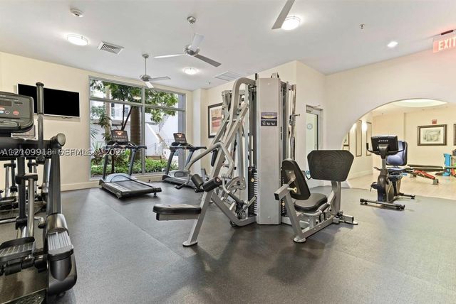 1830 Radius Dr 818, Hollywood, FL 33020
